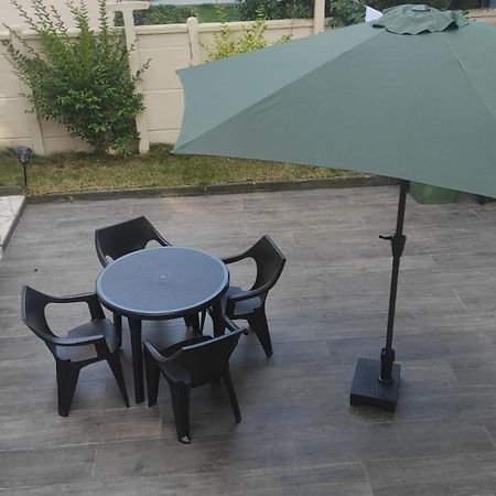 Joli Appartement De Vacances Écouen Exteriör bild