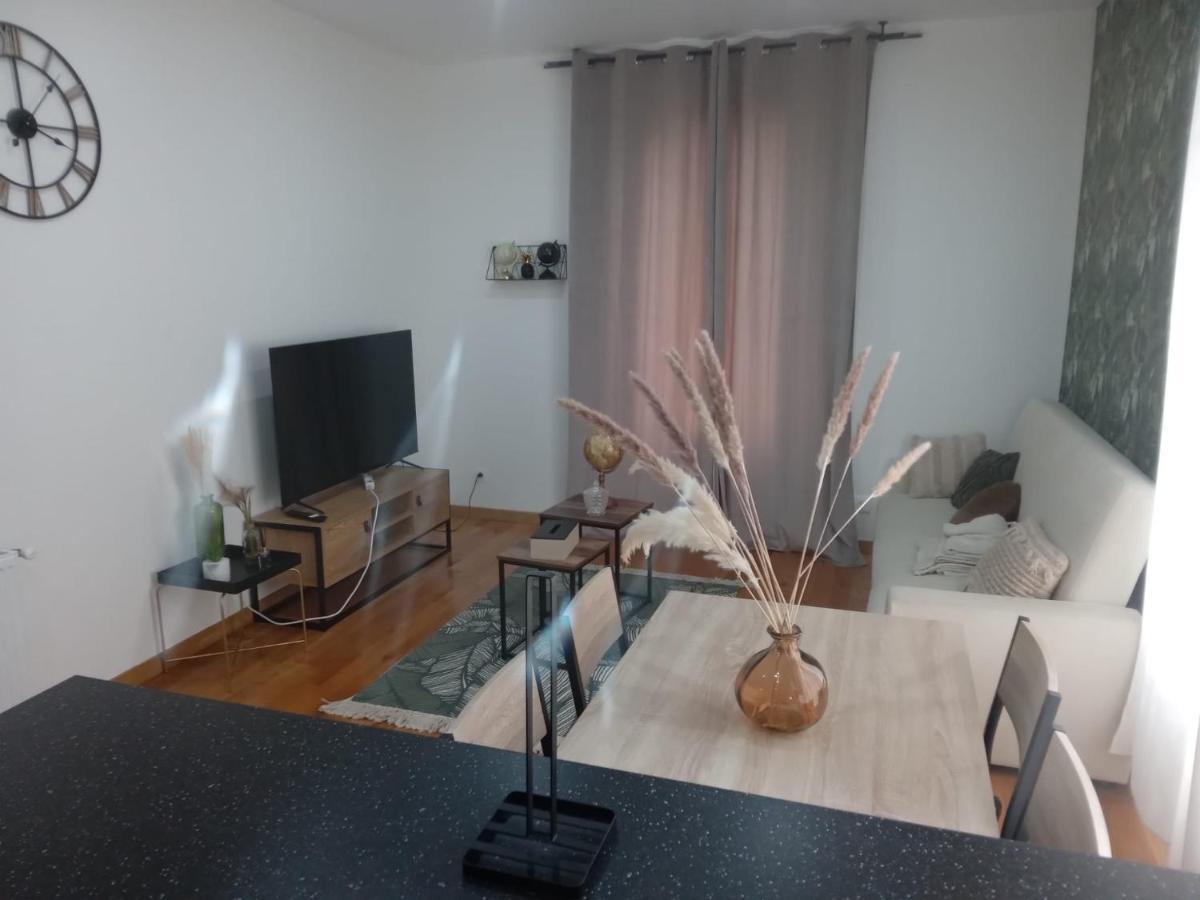Joli Appartement De Vacances Écouen Exteriör bild
